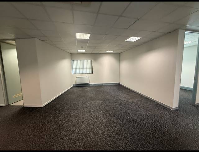248M² OFFICE TO LET IN PARKTOWN